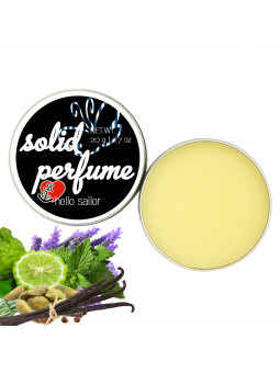 Süß-würziger Duft aus Lavendel, Kardmom, Bergamotte, abgerundet mit Tonkabohne, Sandelholz und Zeder